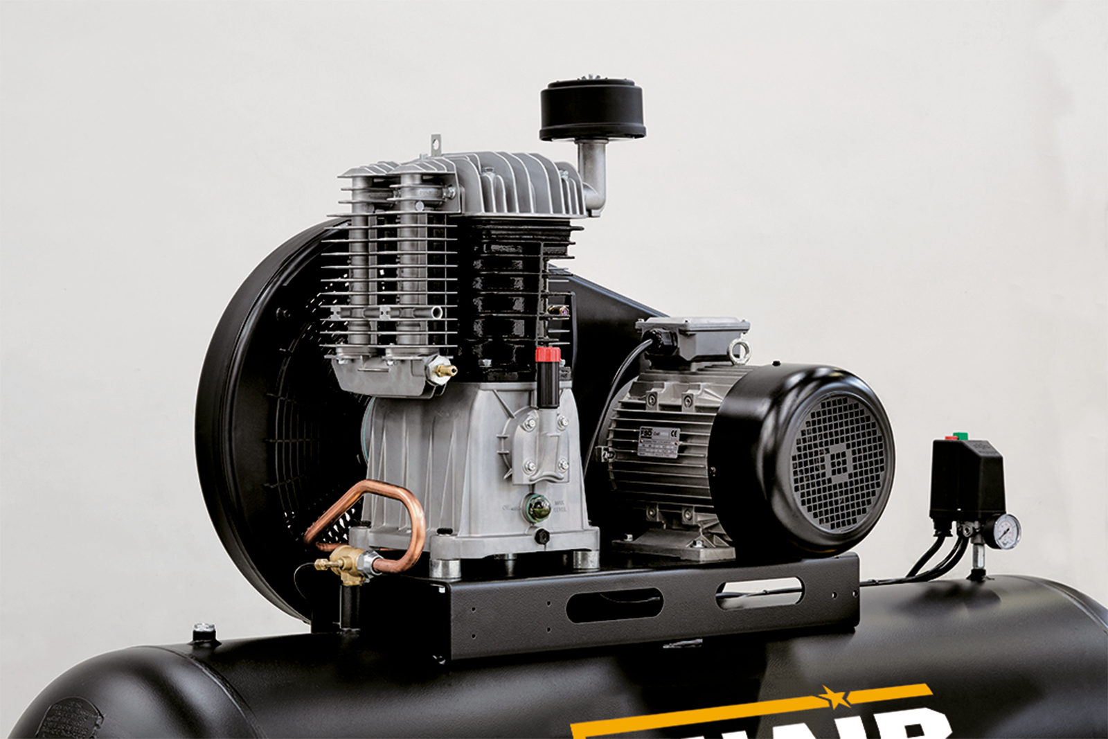 NB5/5,5FT/270 AP Compressore ad alta pressione a cinghia bistadio, indicato per autoriparazioni e gommisti. dettaglio